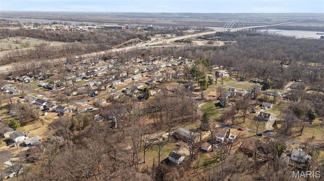 15 Oakwood Lane, St Louis, MO 63129