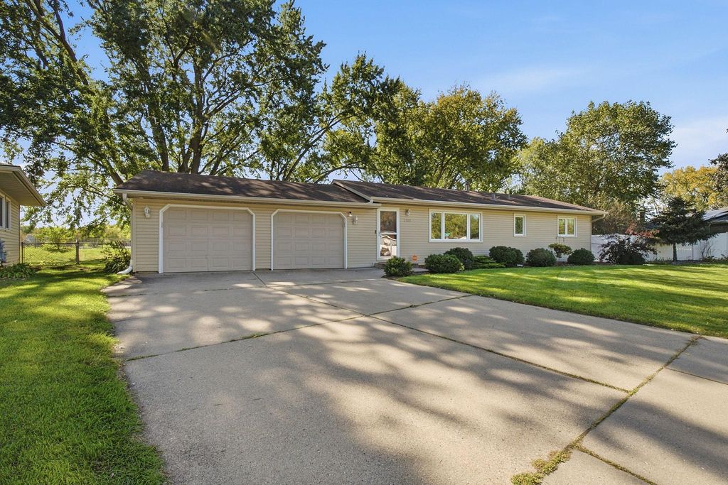 2128 Shale Lane, Eagan, MN 55122 — exterior