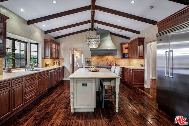 101 S Kilkea Drive, Los Angeles, CA 90048