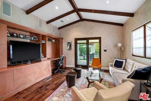 101 S Kilkea Drive, Los Angeles, CA 90048