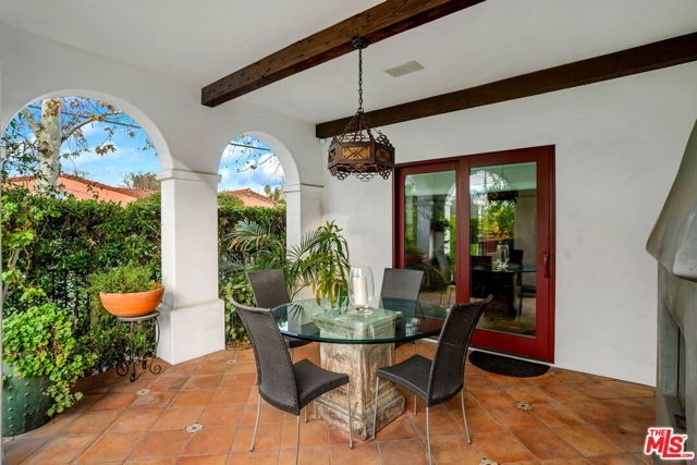 101 S Kilkea Drive, Los Angeles, CA 90048