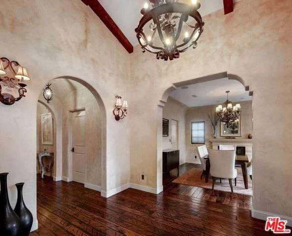 101 S Kilkea Drive, Los Angeles, CA 90048