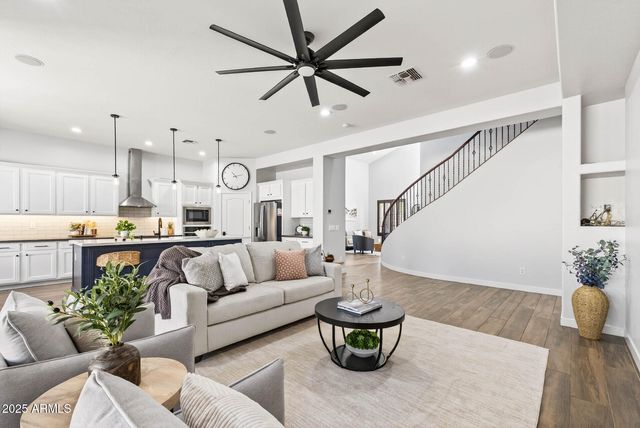 6858 W PEAK VIEW Road, Peoria, AZ 85383