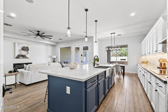 6858 W PEAK VIEW Road, Peoria, AZ 85383