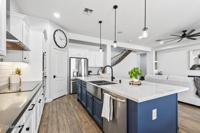 6858 W PEAK VIEW Road, Peoria, AZ 85383