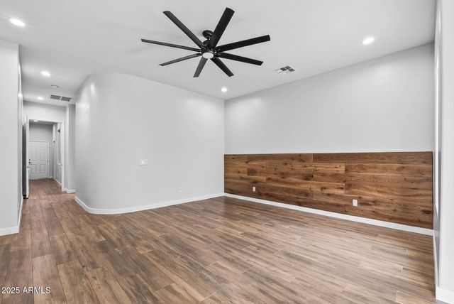 6858 W PEAK VIEW Road, Peoria, AZ 85383