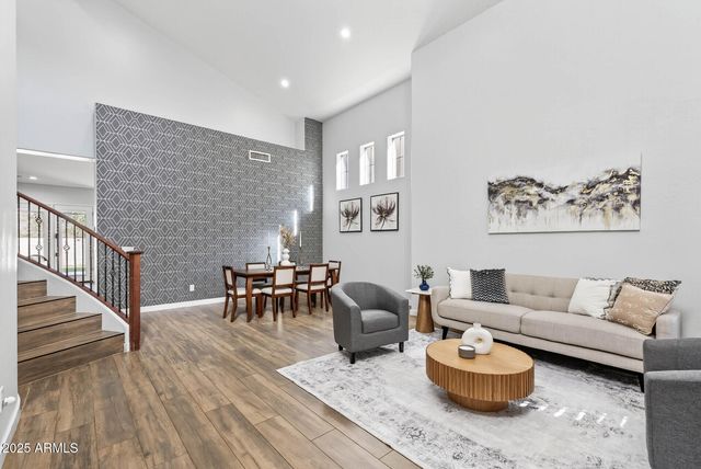 6858 W PEAK VIEW Road, Peoria, AZ 85383