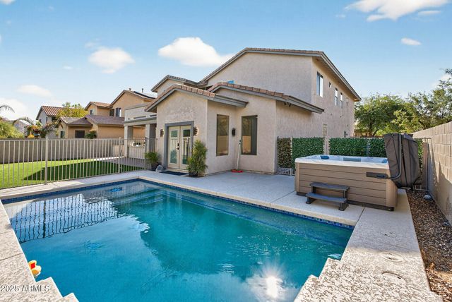 6858 W PEAK VIEW Road, Peoria, AZ 85383