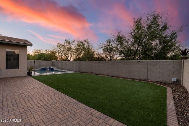 6858 W PEAK VIEW Road, Peoria, AZ 85383