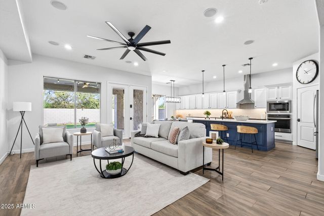 6858 W PEAK VIEW Road, Peoria, AZ 85383