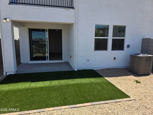9750 S 12TH Street S, Phoenix, AZ 85042