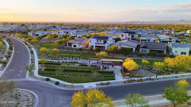 9750 S 12TH Street S, Phoenix, AZ 85042