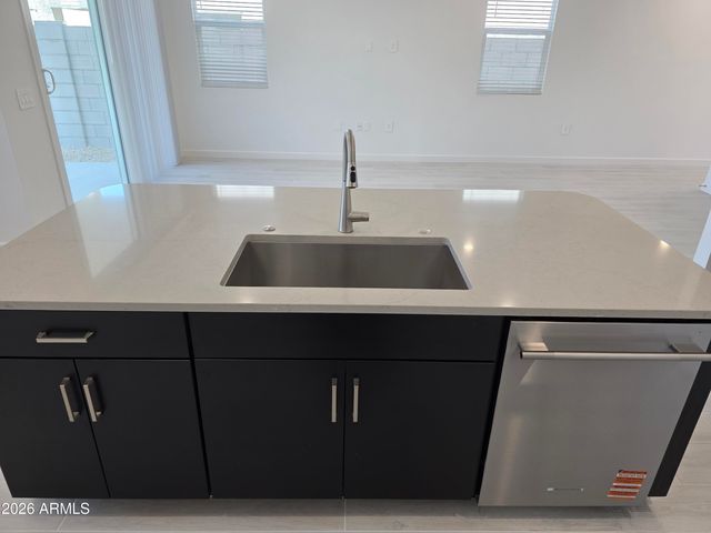 9750 S 12TH Street S, Phoenix, AZ 85042