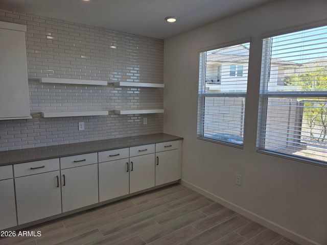 9750 S 12TH Street S, Phoenix, AZ 85042