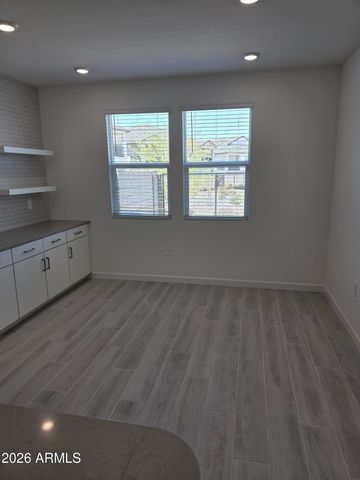 9750 S 12TH Street S, Phoenix, AZ 85042