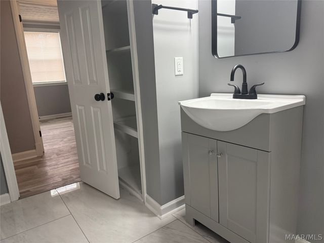 3518 N WAREINGWOOD Drive, Montgomery, AL 36109