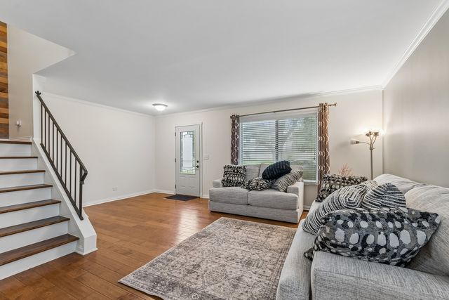298 Danbury Drive, Naperville, IL 60565