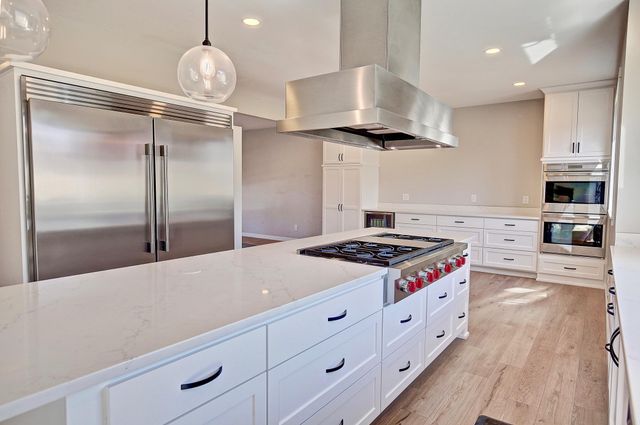 1595 Spinaker Drive, Woodbury, MN 55125