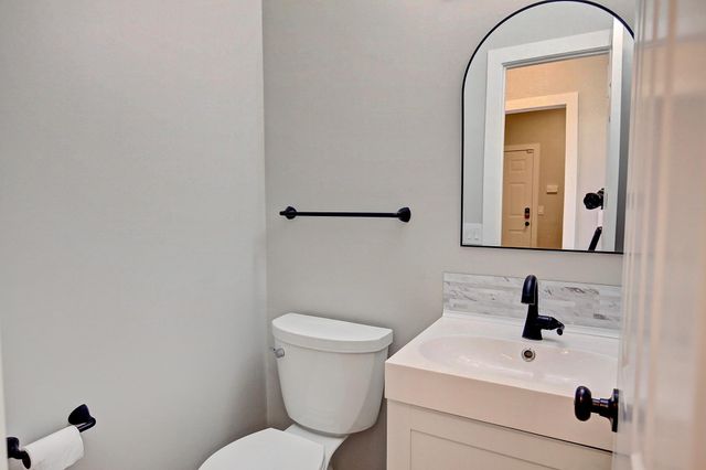 1595 Spinaker Drive, Woodbury, MN 55125