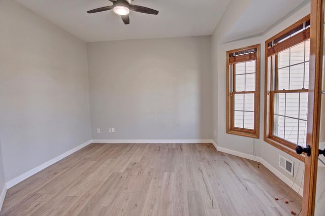 1595 Spinaker Drive, Woodbury, MN 55125