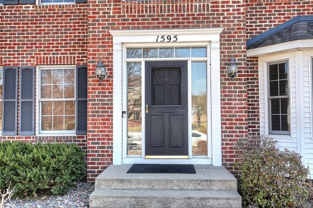 1595 Spinaker Drive, Woodbury, MN 55125