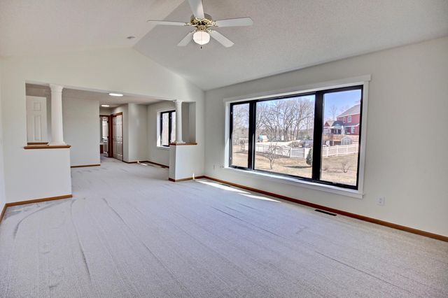 1595 Spinaker Drive, Woodbury, MN 55125