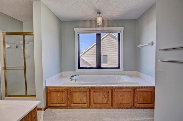 1595 Spinaker Drive, Woodbury, MN 55125