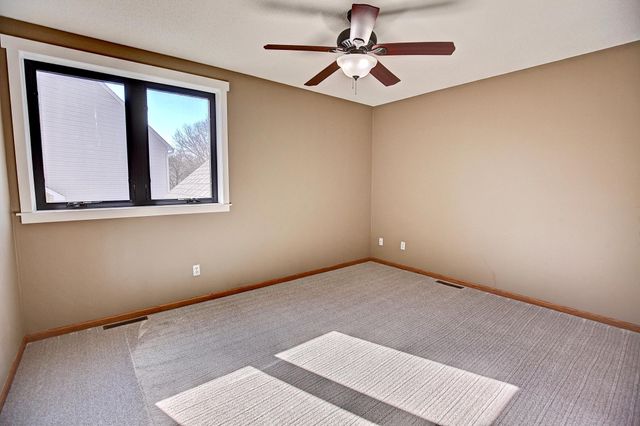 1595 Spinaker Drive, Woodbury, MN 55125