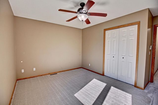 1595 Spinaker Drive, Woodbury, MN 55125