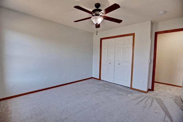 1595 Spinaker Drive, Woodbury, MN 55125