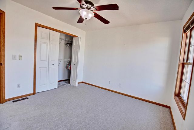 1595 Spinaker Drive, Woodbury, MN 55125