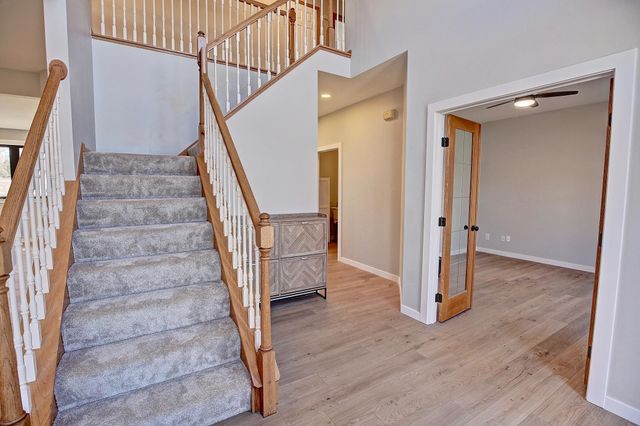 1595 Spinaker Drive, Woodbury, MN 55125