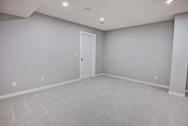 1595 Spinaker Drive, Woodbury, MN 55125