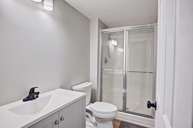 1595 Spinaker Drive, Woodbury, MN 55125