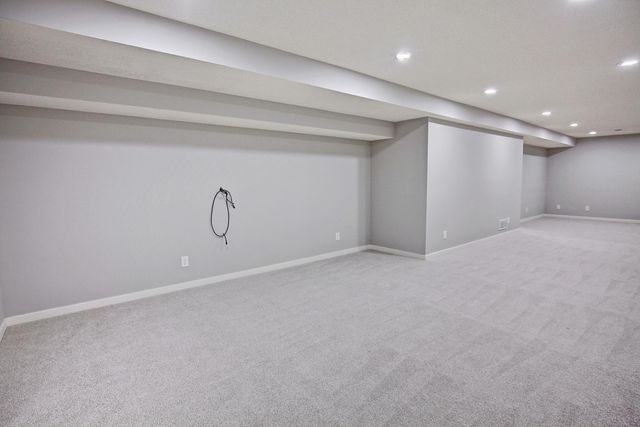 1595 Spinaker Drive, Woodbury, MN 55125