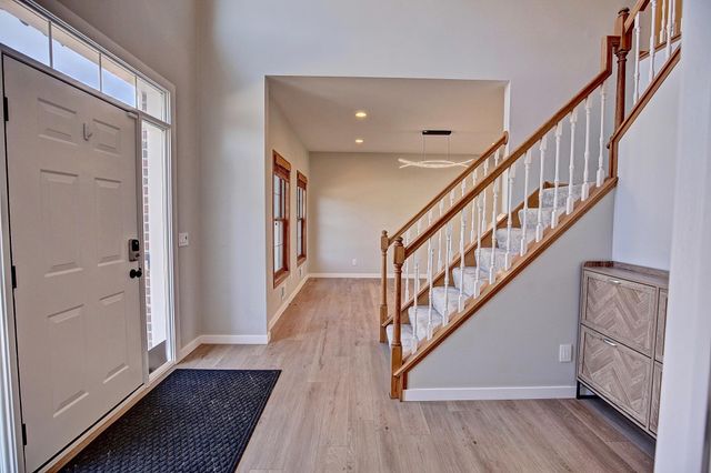 1595 Spinaker Drive, Woodbury, MN 55125