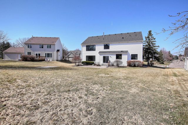 1595 Spinaker Drive, Woodbury, MN 55125