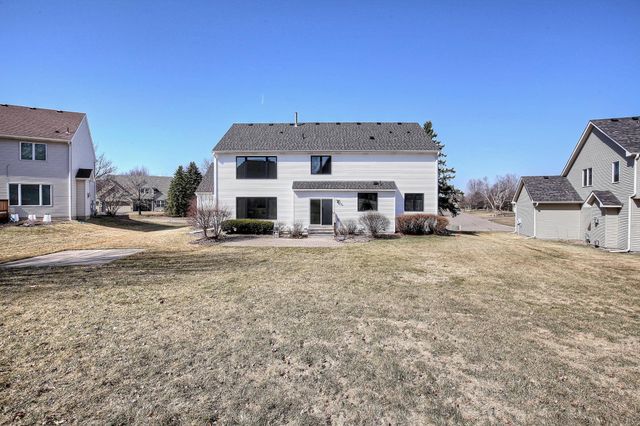 1595 Spinaker Drive, Woodbury, MN 55125