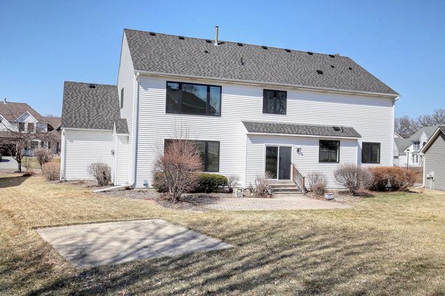 1595 Spinaker Drive, Woodbury, MN 55125
