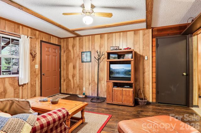 28 Mull Cove Road, Maggie Valley, NC 28751