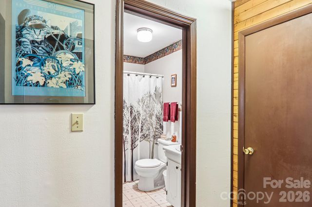 28 Mull Cove Road, Maggie Valley, NC 28751