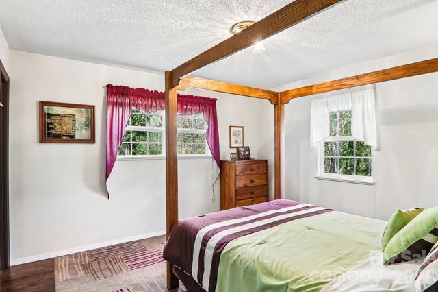 28 Mull Cove Road, Maggie Valley, NC 28751