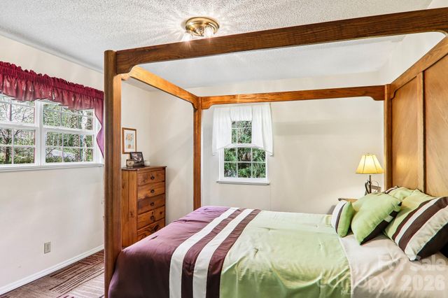 28 Mull Cove Road, Maggie Valley, NC 28751