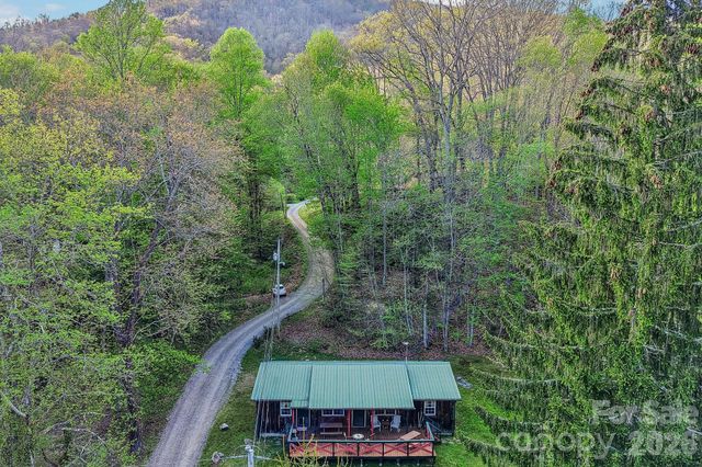 28 Mull Cove Road, Maggie Valley, NC 28751
