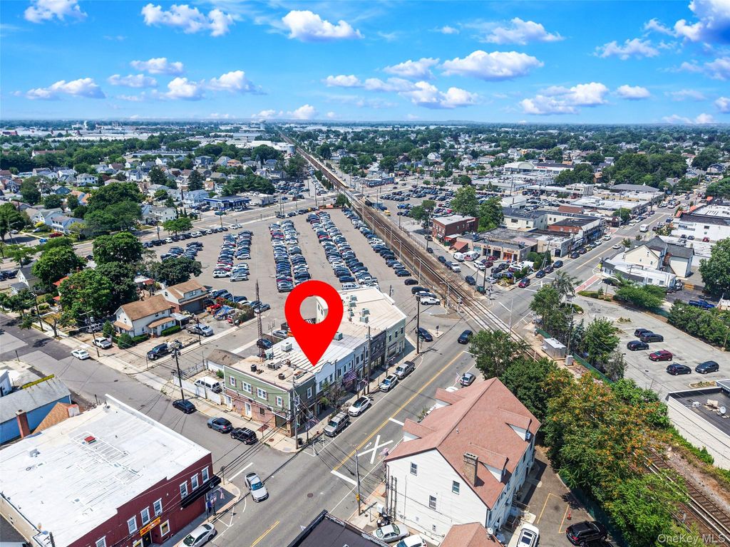 285 Broadway, Bethpage, NY 11714 — photo 4