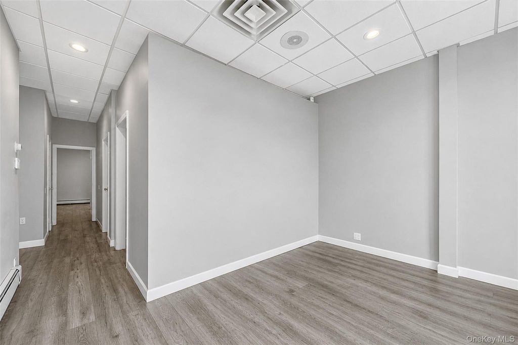 285 Broadway, Bethpage, NY 11714 — photo 5