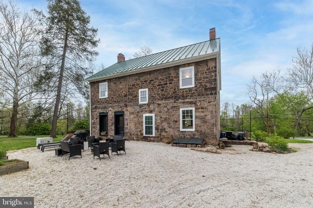 866 SCHUYLKILL RD, Birdsboro, PA 19508