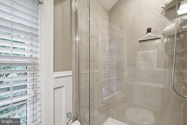 2312 VALLEY DR, Alexandria, VA 22302