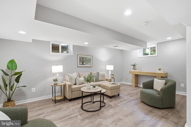 2312 VALLEY DR, Alexandria, VA 22302