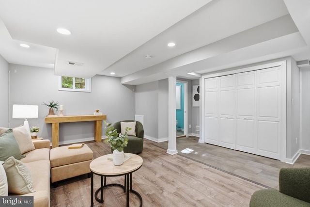 2312 VALLEY DR, Alexandria, VA 22302
